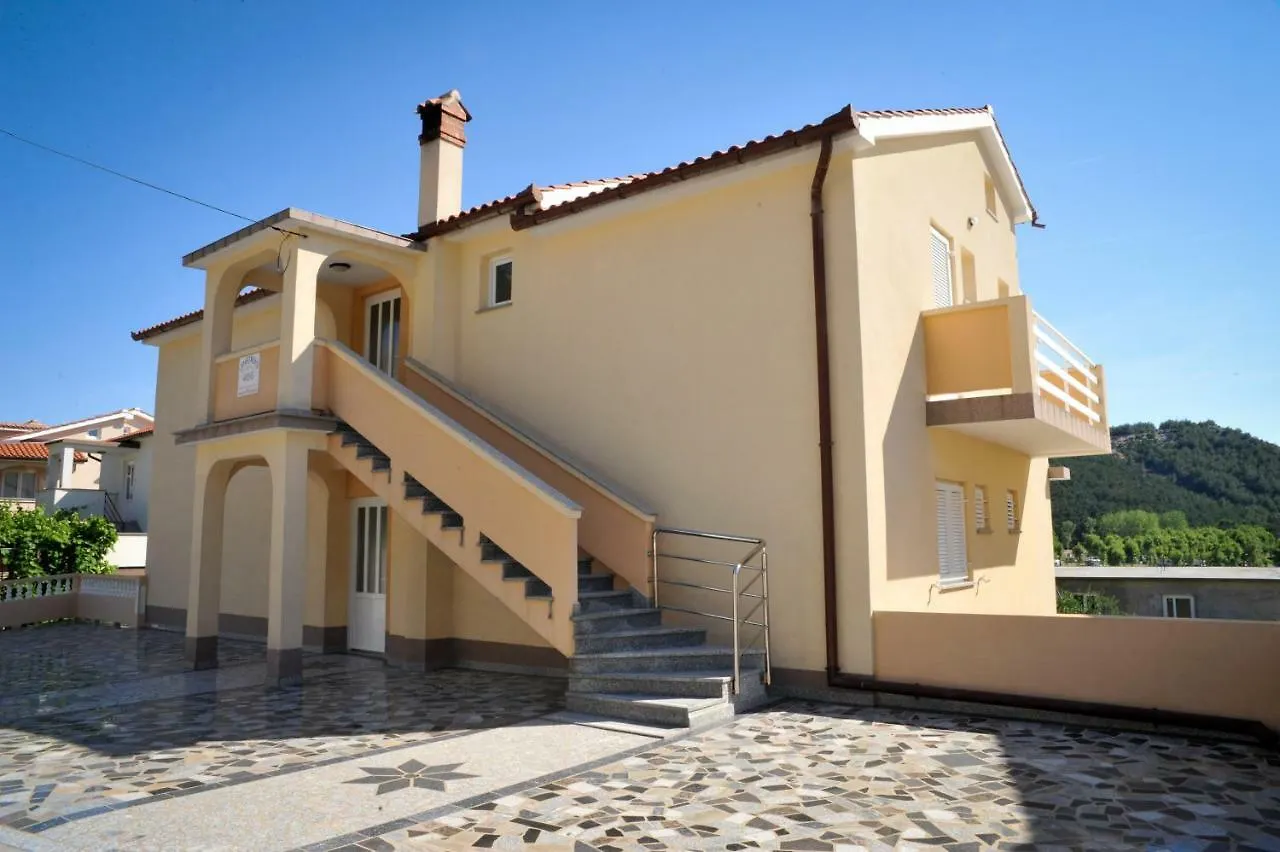 Apartment Apartmani Benko-Lopar Croatia