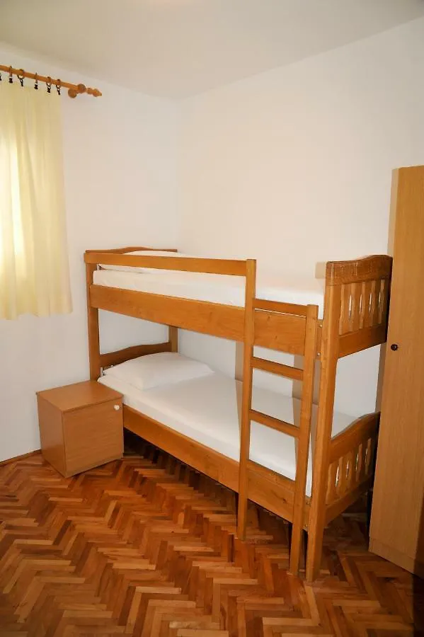 Apartmani Benko-Lopar Lopar